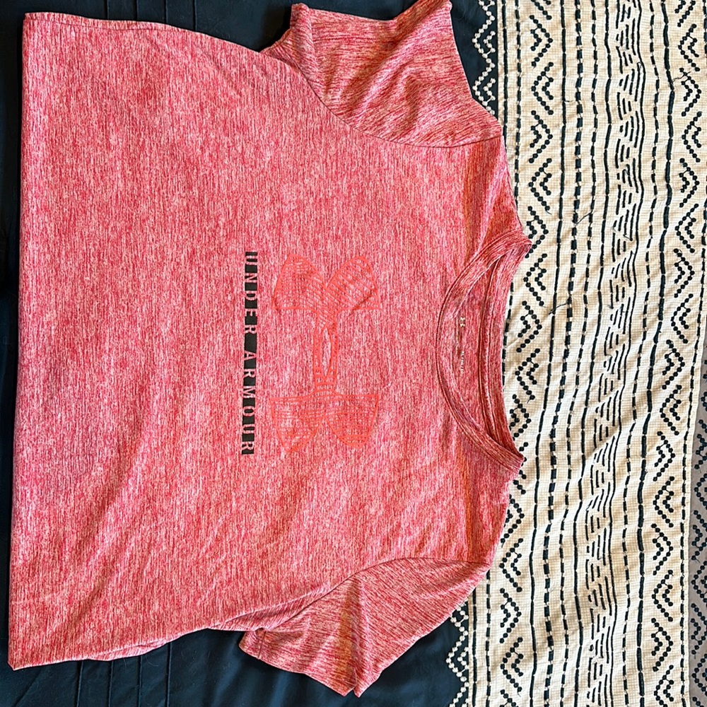 Under armour xl women’s short sleeve shirt